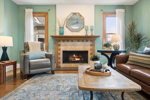 Tiny photo for 811 Clarence Avenue, Oak Park, IL 60304 (MLS # 12619531)