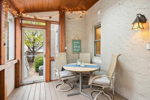 Tiny photo for 811 Clarence Avenue, Oak Park, IL 60304 (MLS # 12619531)