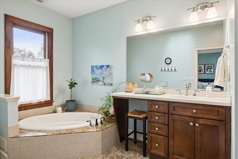 Tiny photo for 811 Clarence Avenue, Oak Park, IL 60304 (MLS # 12619531)