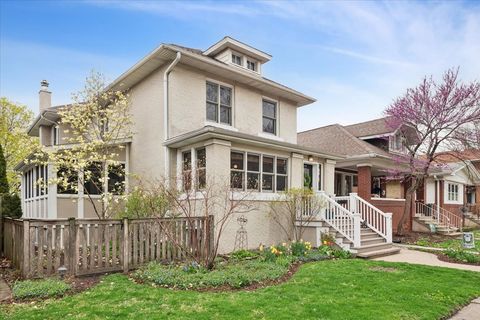 Tiny photo for 811 Clarence Avenue, Oak Park, IL 60304 (MLS # 12619531)