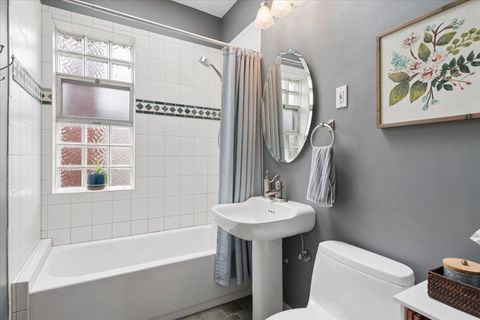 Tiny photo for 811 Clarence Avenue, Oak Park, IL 60304 (MLS # 12619531)