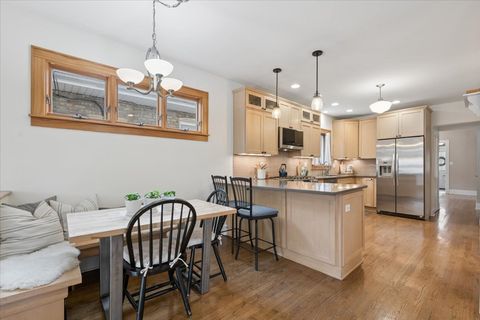 Tiny photo for 811 Clarence Avenue, Oak Park, IL 60304 (MLS # 12619531)