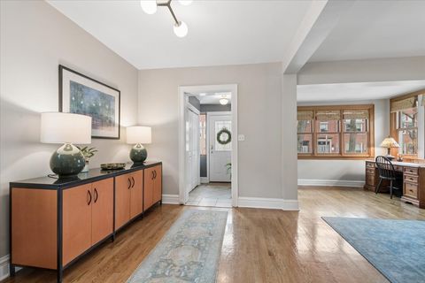 Tiny photo for 811 Clarence Avenue, Oak Park, IL 60304 (MLS # 12619531)