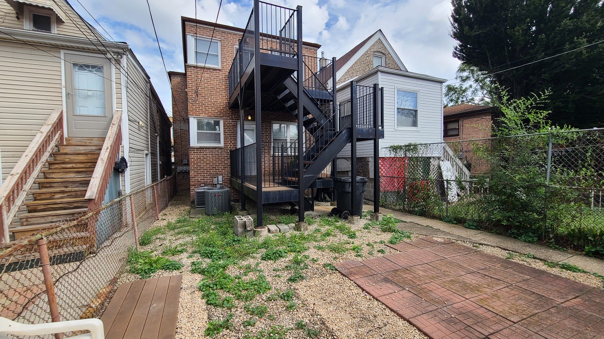 3450 S Leavitt Street