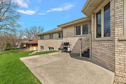Tiny photo for 14342 Oakley Avenue, Orland Park, IL 60462 (MLS # 12604120)
