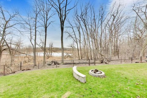 Tiny photo for 207 Lions Court, Lake Zurich, IL 60047 (MLS # 12599298)