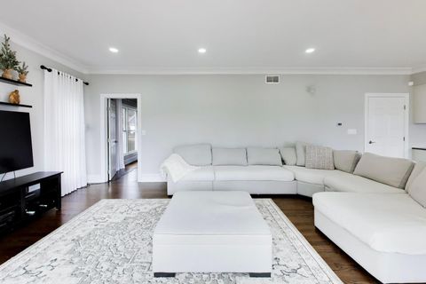 Tiny photo for 207 Lions Court, Lake Zurich, IL 60047 (MLS # 12599298)