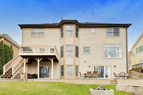 Tiny photo for 207 Lions Court, Lake Zurich, IL 60047 (MLS # 12599298)