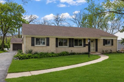 Photo of 5818 Ridgewood Drive, Western Springs, IL 60558 (MLS # 12621719)