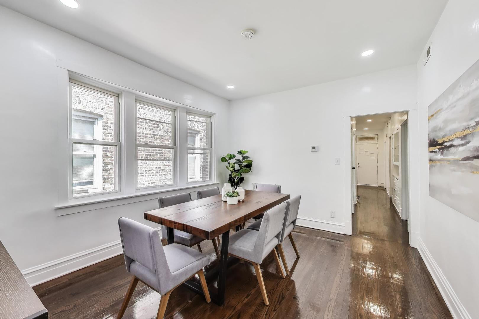 5092 W Monroe Street