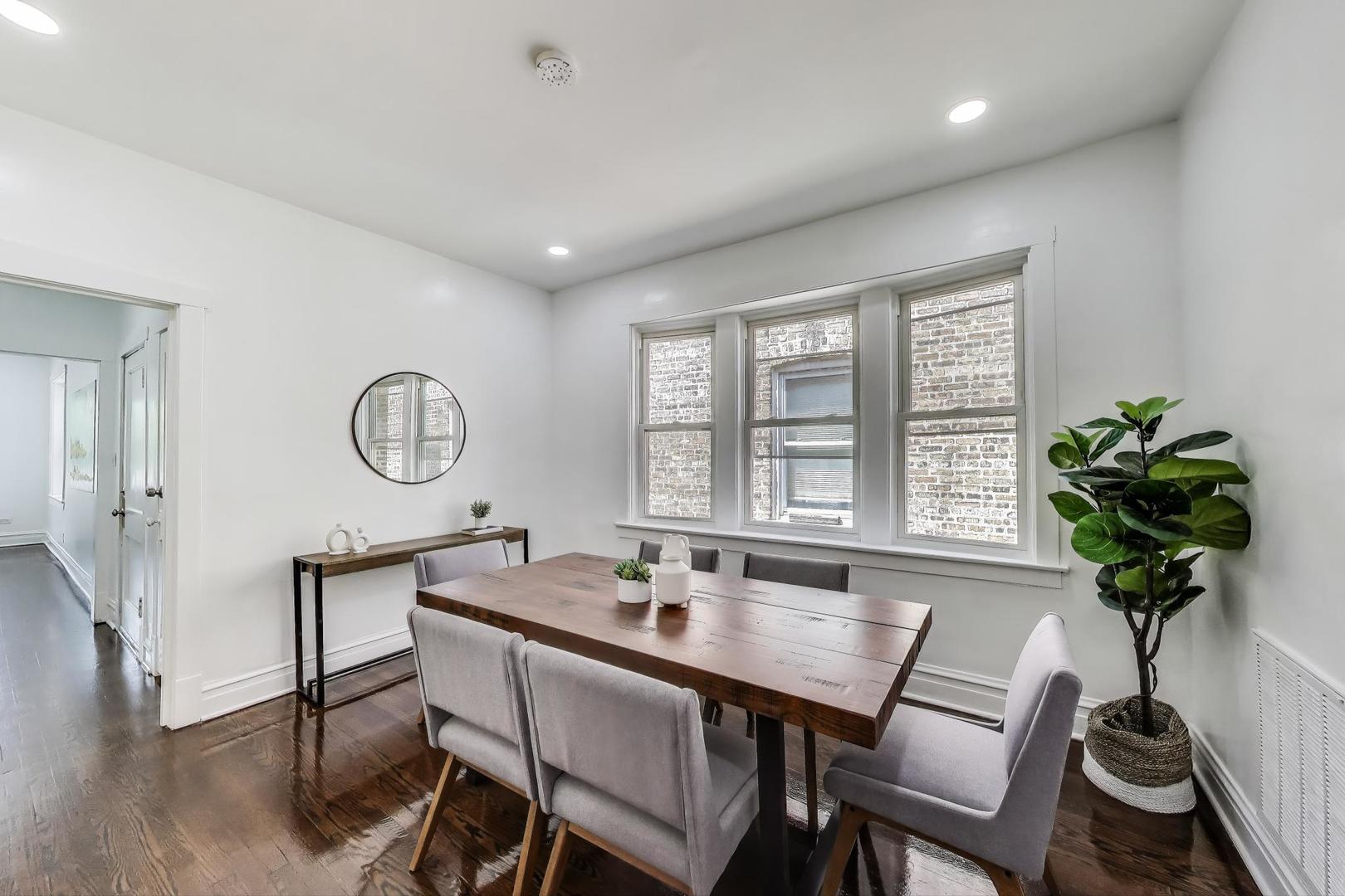 5092 W Monroe Street