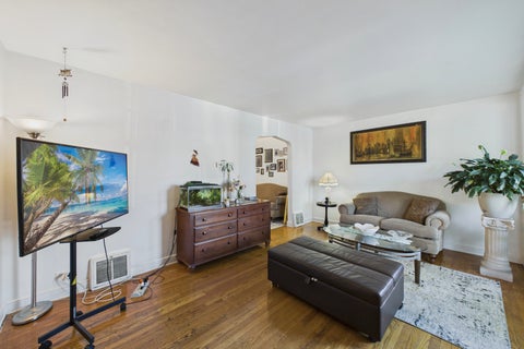 Tiny photo for 10718 S Trumbull Avenue, Chicago, IL 60655 (MLS # 12698935)