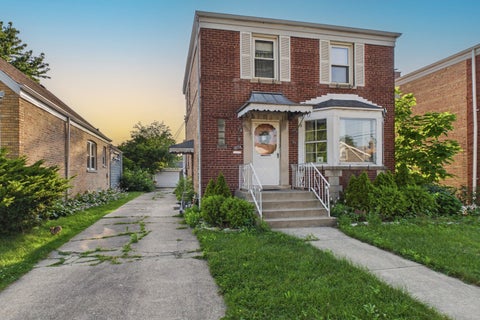 Tiny photo for 10718 S Trumbull Avenue, Chicago, IL 60655 (MLS # 12698935)