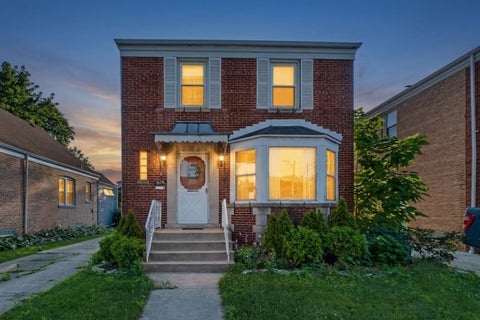 Photo of 10718 S Trumbull Avenue, Chicago, IL 60655 (MLS # 12698935)