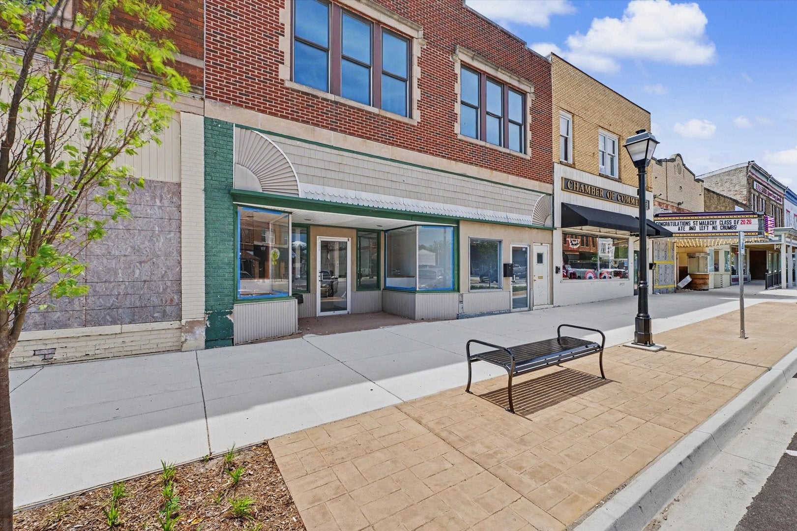 122-124 E Sangamon Avenue