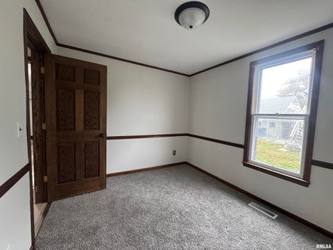 Tiny photo for 620 N D Street, Monmouth, IL 61462 (MLS # QC4268367)