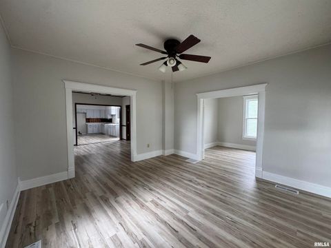 Tiny photo for 620 N D Street, Monmouth, IL 61462 (MLS # QC4268367)