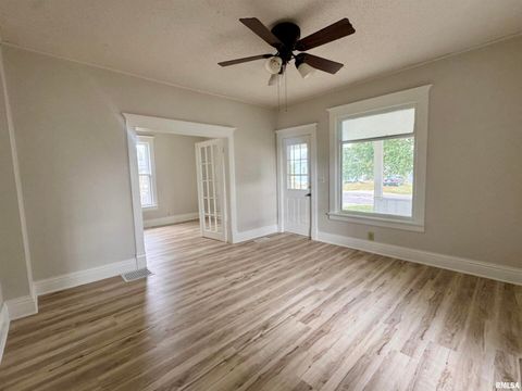 Tiny photo for 620 N D Street, Monmouth, IL 61462 (MLS # QC4268367)