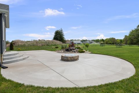 Tiny photo for 14 Viola Drive, Le Claire, IA 52753 (MLS # 12624136)