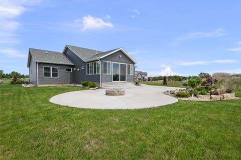 Tiny photo for 14 Viola Drive, Le Claire, IA 52753 (MLS # 12624136)