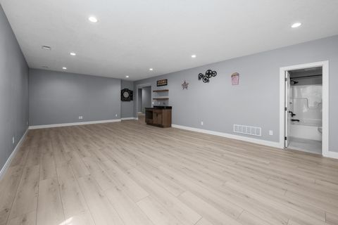 Tiny photo for 14 Viola Drive, Le Claire, IA 52753 (MLS # 12624136)