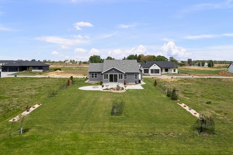 Tiny photo for 14 Viola Drive, Le Claire, IA 52753 (MLS # 12624136)