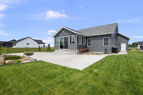 Tiny photo for 14 Viola Drive, Le Claire, IA 52753 (MLS # 12624136)