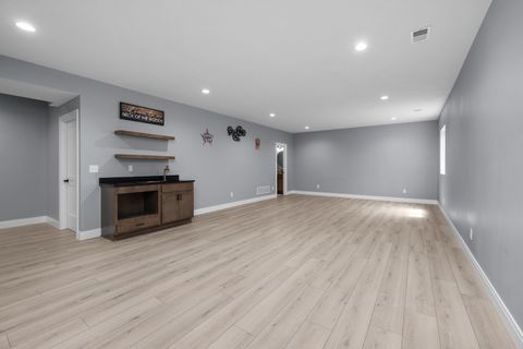 Tiny photo for 14 Viola Drive, Le Claire, IA 52753 (MLS # 12624136)