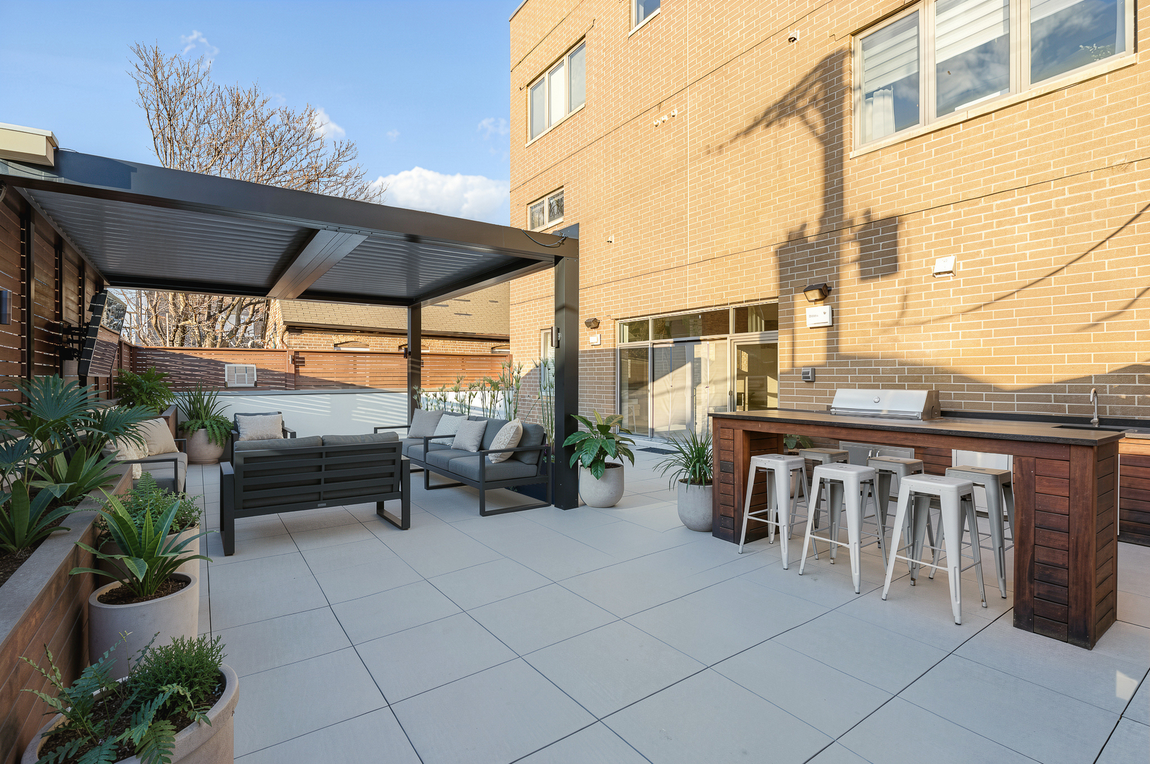 1108 N ASHLAND Avenue 3
