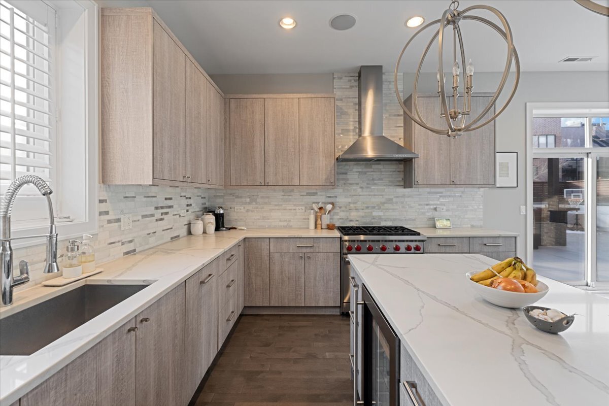 1108 N ASHLAND Avenue 3