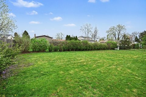 Tiny photo for 3941 Roslyn Road, Downers Grove, IL 60515 (MLS # 12619458)