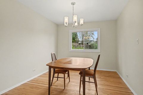 Tiny photo for 3941 Roslyn Road, Downers Grove, IL 60515 (MLS # 12619458)