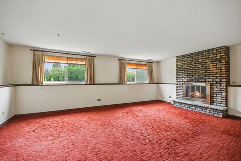 Tiny photo for 3941 Roslyn Road, Downers Grove, IL 60515 (MLS # 12619458)