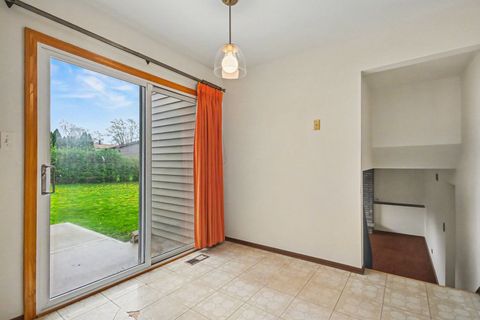 Tiny photo for 3941 Roslyn Road, Downers Grove, IL 60515 (MLS # 12619458)