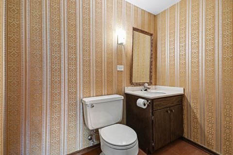 Tiny photo for 3941 Roslyn Road, Downers Grove, IL 60515 (MLS # 12619458)