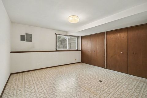 Tiny photo for 3941 Roslyn Road, Downers Grove, IL 60515 (MLS # 12619458)