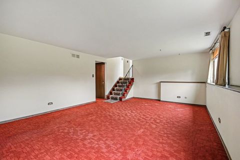 Tiny photo for 3941 Roslyn Road, Downers Grove, IL 60515 (MLS # 12619458)