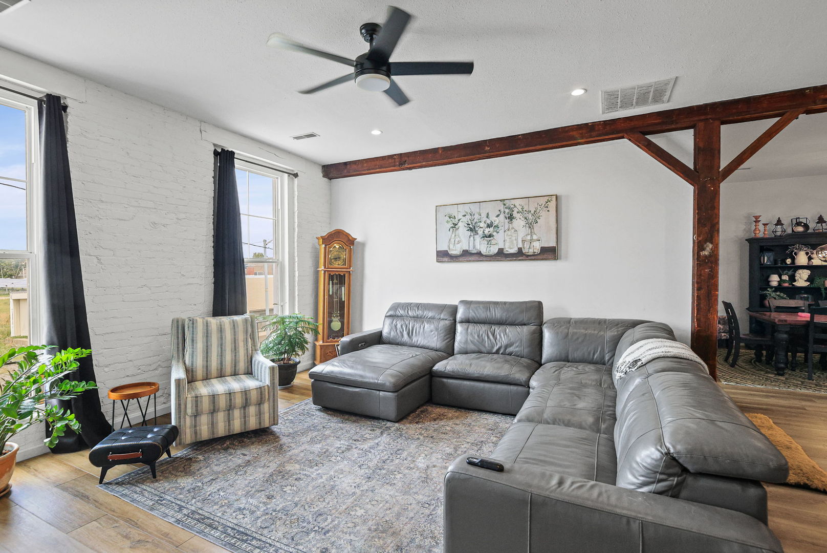325 S Locust Street