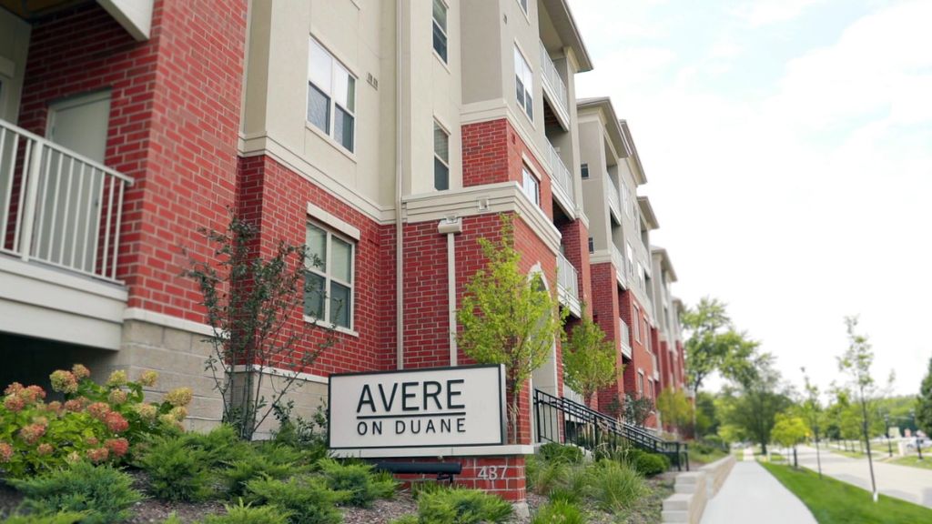 Photo for 437 Duane Street #309, Glen Ellyn, IL 60137 (MLS # 12500353)