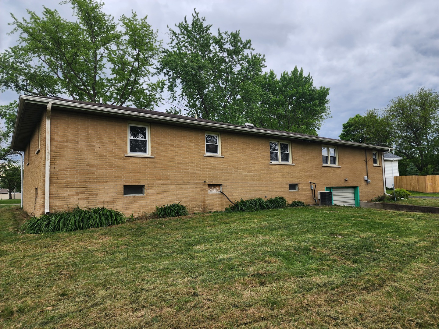 2886 S Southbrook Drive