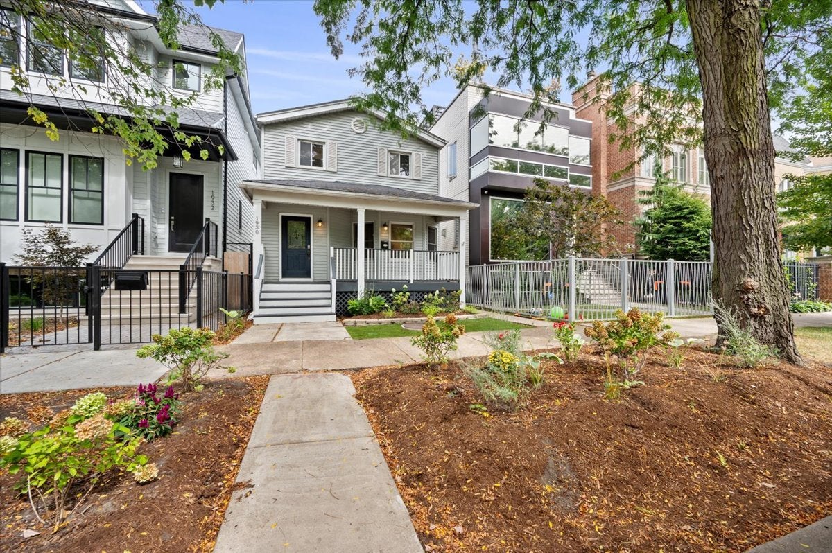 1930 W Wolfram Street