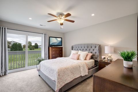 Tiny photo for 17438 W Walnut Lane, Gurnee, IL 60031 (MLS # 12512813)