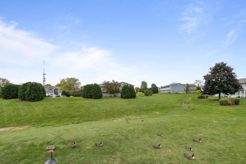 Tiny photo for 17438 W Walnut Lane, Gurnee, IL 60031 (MLS # 12512813)