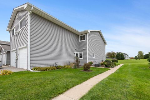 Tiny photo for 17438 W Walnut Lane, Gurnee, IL 60031 (MLS # 12512813)