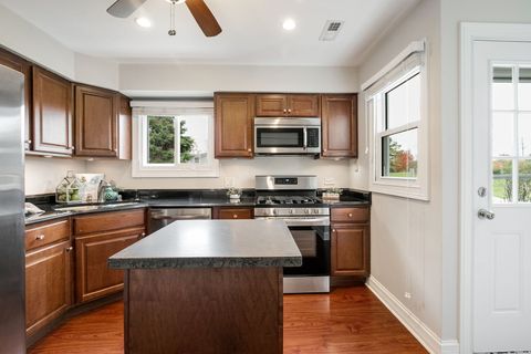 Tiny photo for 17438 W Walnut Lane, Gurnee, IL 60031 (MLS # 12512813)