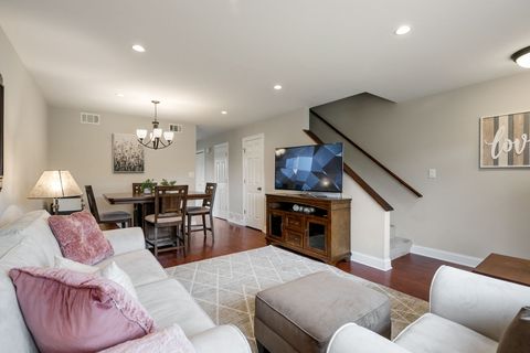 Tiny photo for 17438 W Walnut Lane, Gurnee, IL 60031 (MLS # 12512813)