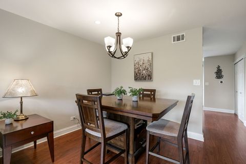 Tiny photo for 17438 W Walnut Lane, Gurnee, IL 60031 (MLS # 12512813)