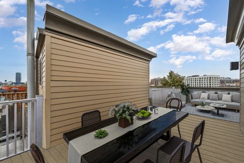 Tiny photo for 1036 N Crosby Street, Chicago, IL 60610 (MLS # 12499218)