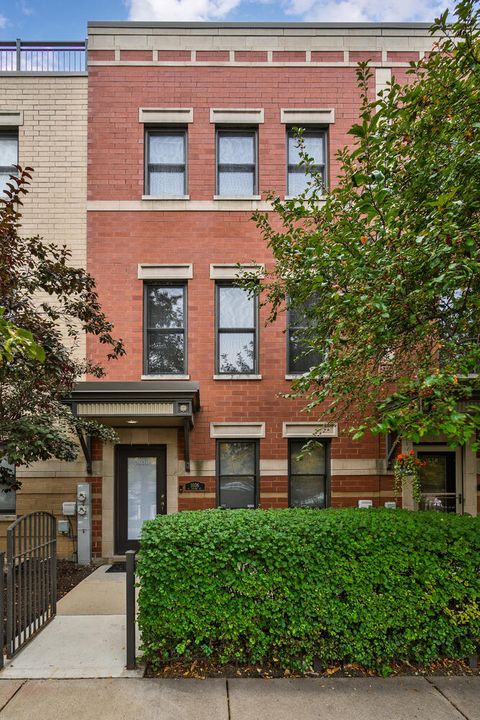 Photo of 1036 N Crosby Street, Chicago, IL 60610 (MLS # 12499218) Photo of 1036 N Crosby Street, Chicago, IL 60610 (MLS # 12499218)
