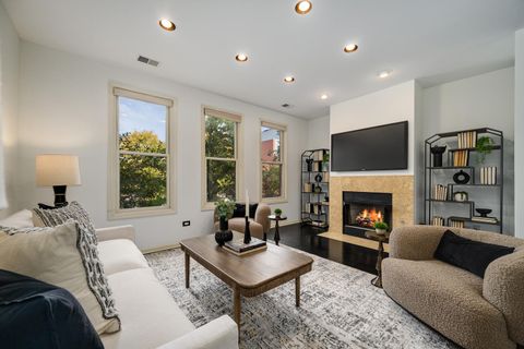 Tiny photo for 1036 N Crosby Street, Chicago, IL 60610 (MLS # 12499218)